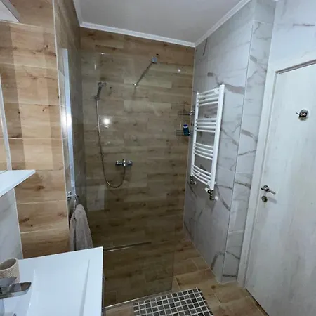 Apartament Liki Lux 2 *